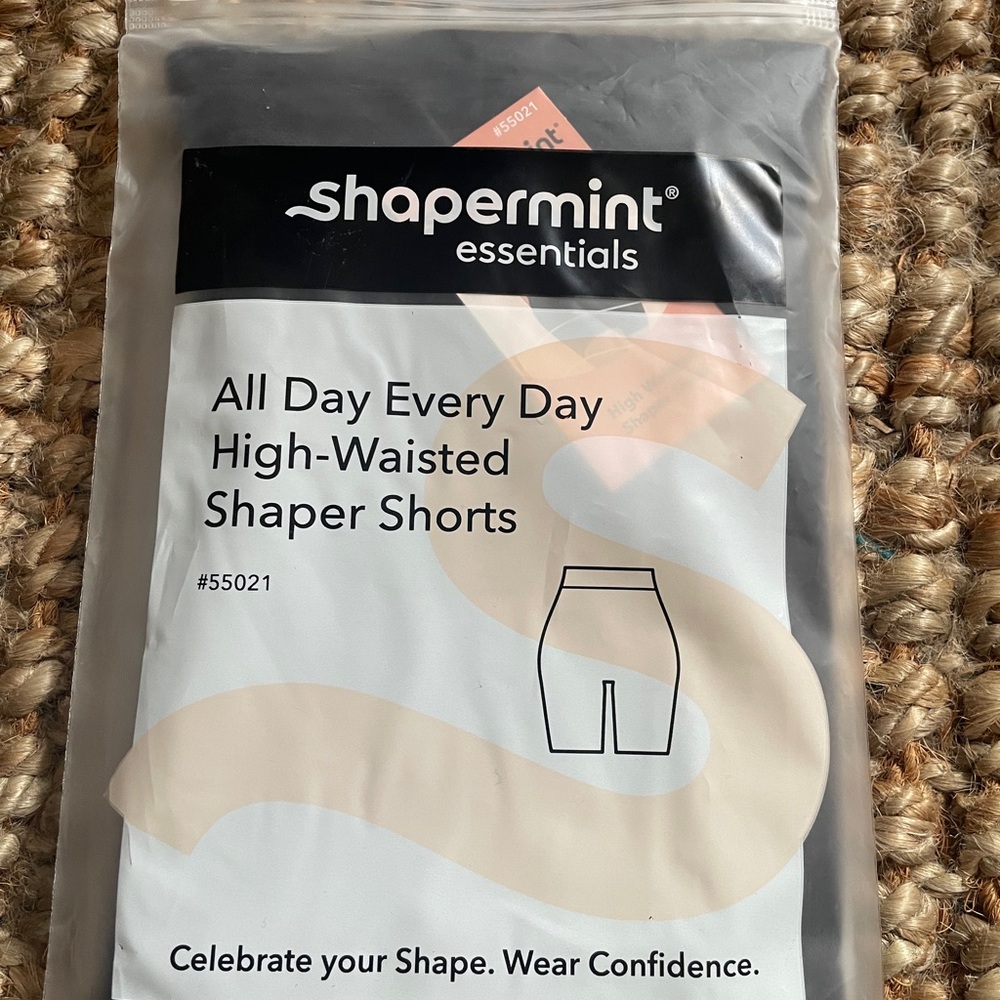 Shapermint Essentials Fresh Control Mid-Waist Shaper Bike Shorts new medium